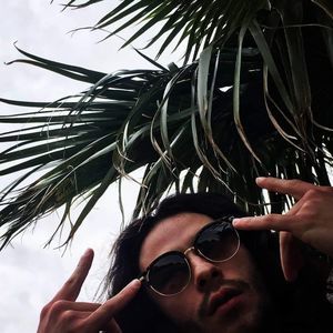 Meet your Posher, Dominic